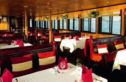 Ha long bay Cruise - Restaurant
